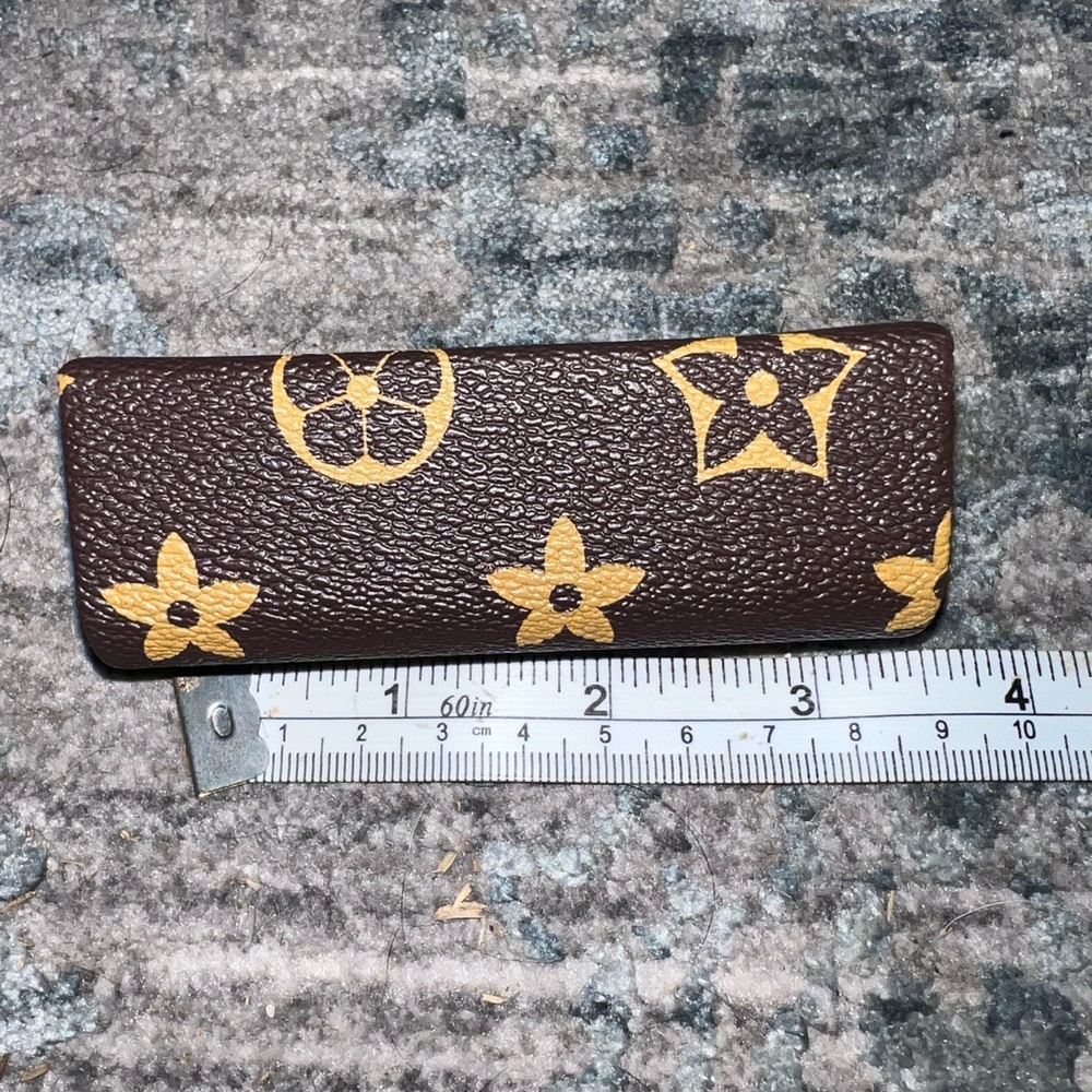 Brown and Gold Patterned Women's lipstick holder - Picture 2 of 3
